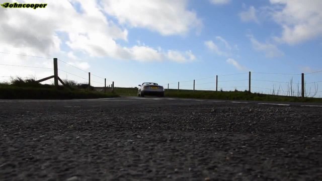 Чудесен звук от V12 - Aston Martin Db9