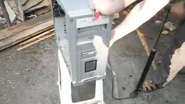Почистване на настолен компютър от прах