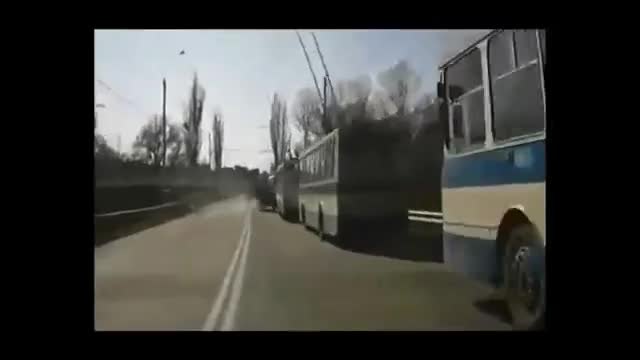 Руски &quot;тигр&quot; срещу тролейбус