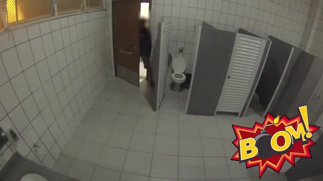 Забавна шега - Бомба в тоалетната