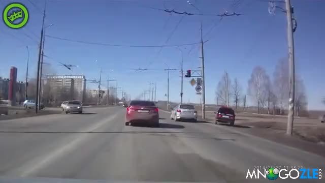 Как полицай в Русия минава на червено