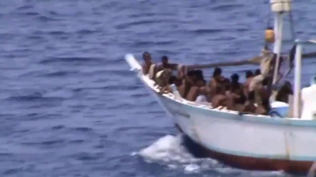 Руски боен кораб отговаря на набег на Сомалийски пирати