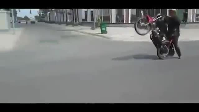 Как се бяга от полицията на две гуми