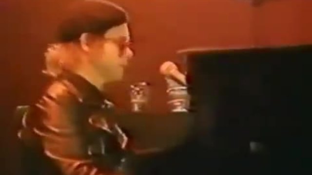 Elton John - Dont Go Breaking My Heart