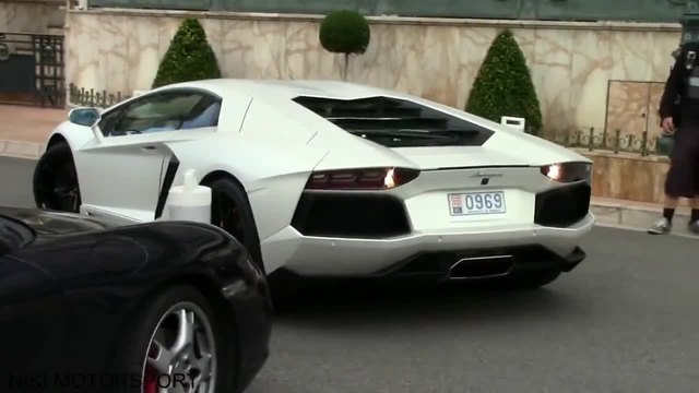 Как не трябва да паркираш Ламборджинито си-Lamborghini Aventador