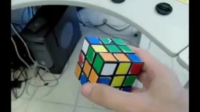 Как да подредим кубчето на Рубик с 2 движения
