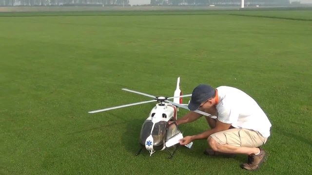Удивителен прототип на хеликоптер • Vario Ec 135 !