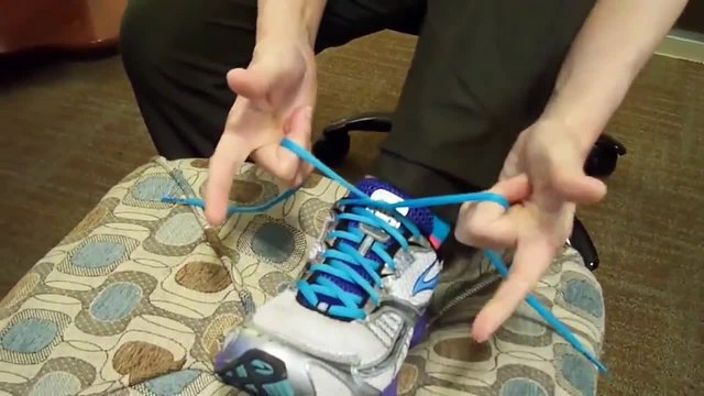 Как да си връзваме връзките на обувките за една секунда