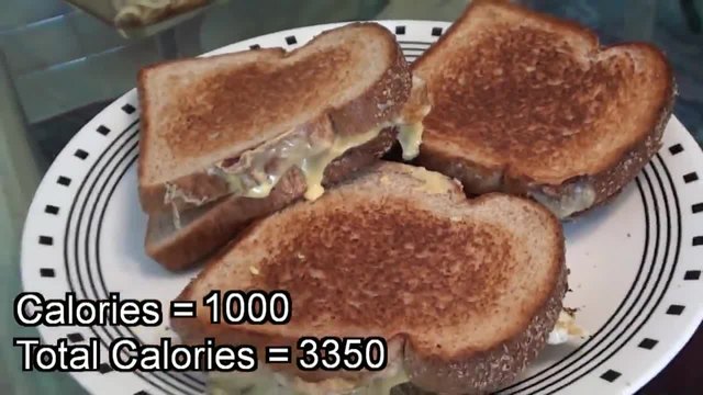 Момче изяжда 12000 калории на едно ядене