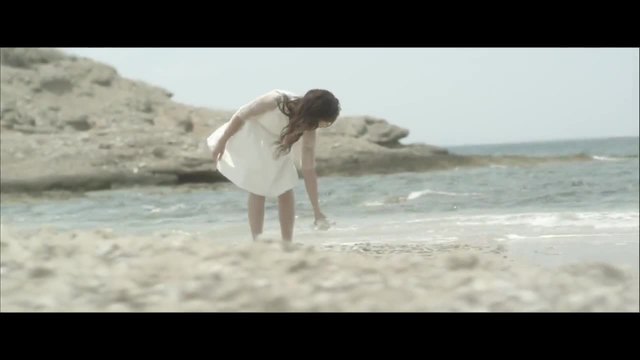 Прекрасна Премиера/ Indila - S.O.S _ (2014 Официално Видео)