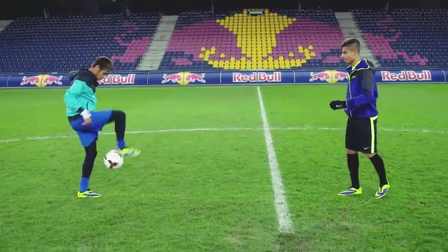 Hachim Mastour vs. Neymar Jr. - Freestyle football
