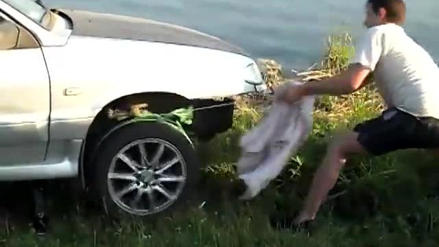 Как се пали кола в Русия, когато акумулатора е паднал!