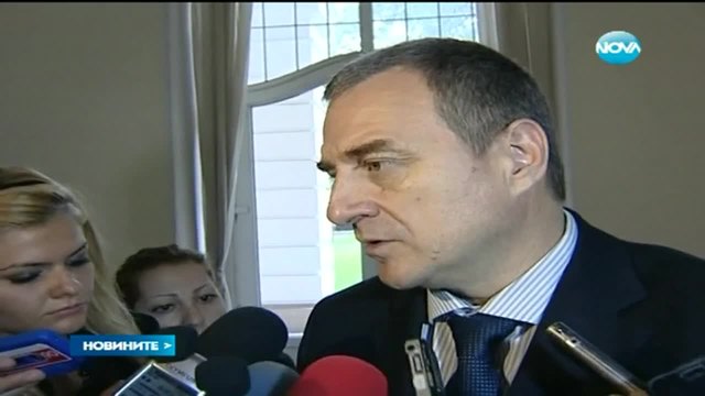 Бобева: До часове Орешарски казва за оставката