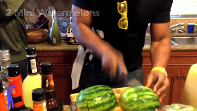Как се прави свеж летен коктейл с ананас и лимони