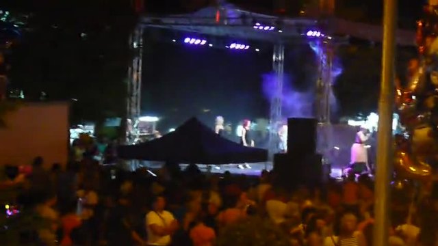 Поли Генова пее в Равда по случай денят на Равда - 26 юли 2014 за празника! Честит рожден ден www.videoclip.bg