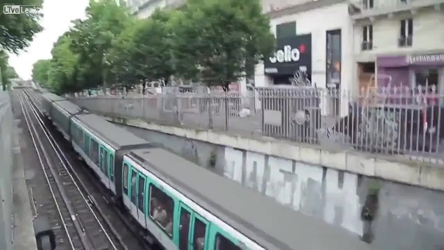 Как тренират за каскадьори в Париж - Скок на движещ се влак