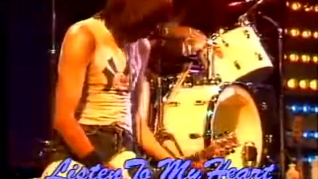 Ramones - Listen To My Heart (Live)