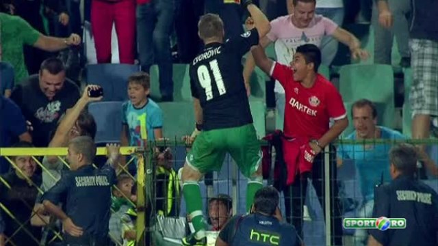 Реакцията на Алекси Сокачев на мача при спасяването на Козмин Моци.