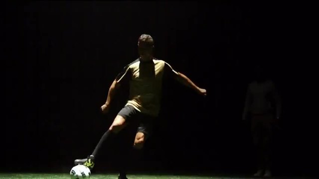 Целия Филм за Cristiano Ronaldo - Тестван До Краен Предел - Част 1 (2011)