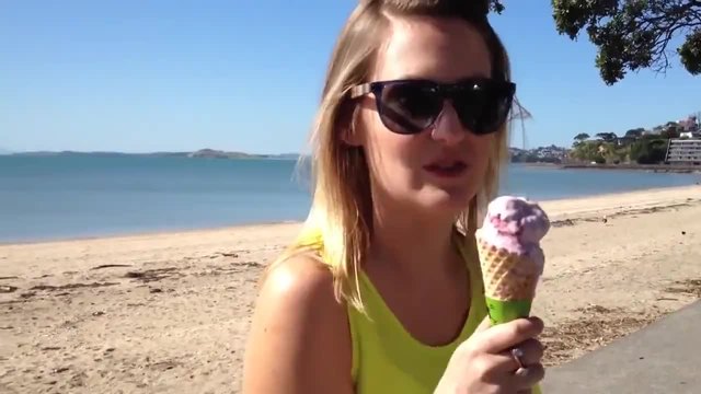 Защо момиче няма да хапне повече слодолед ..