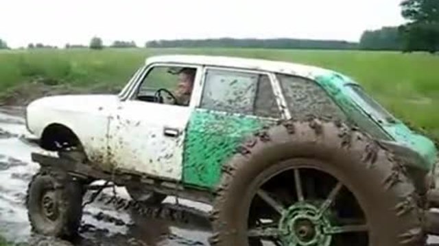 Москвич с гуми на трактор - Руско изобретение!