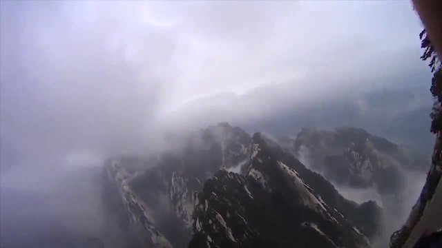Опасна разходка в планината Хуашан - Китай