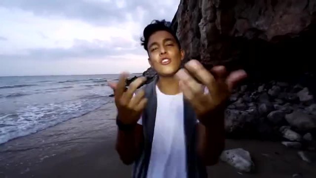 Albert Feat. C-Milo - Me Llaman El Loco ( Official Video 2014 )