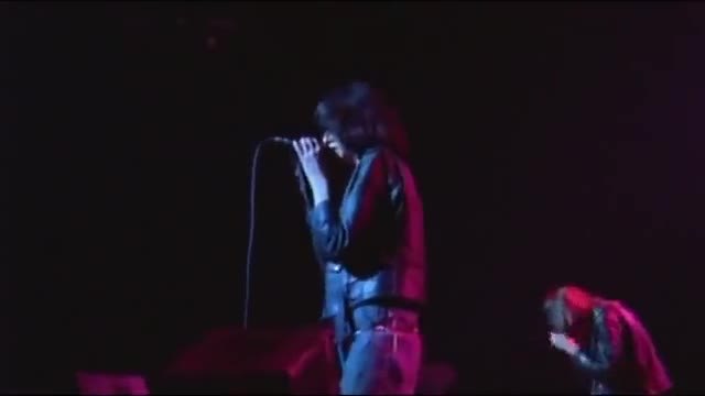 Ramones (1977) - It's Alive (The Rainbow)