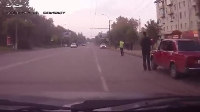 Полицай се качва на автостоп да преследва заподозрян