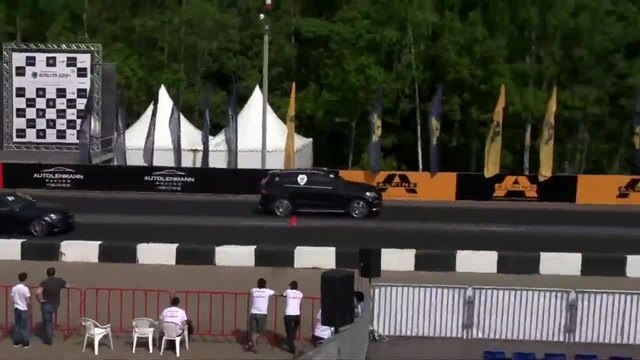Mercedes C63 Weistec vs Mercedes Ml63 Amg Gorilla Racing