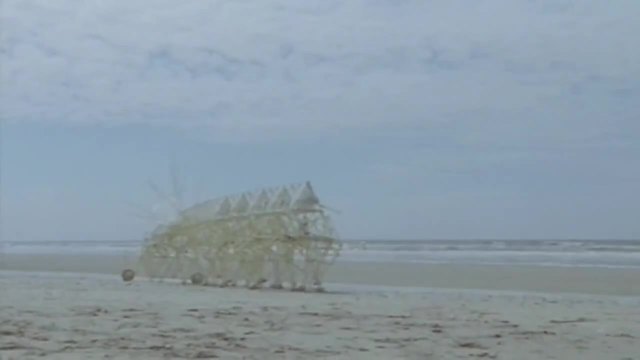 Скулптури движещи се от вятъра