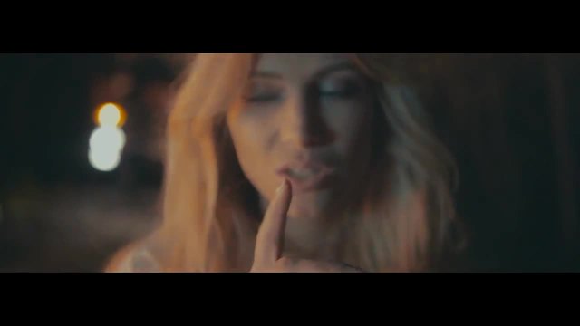 Lora - Arde ( Official Music Video)