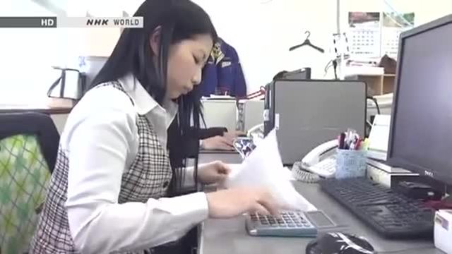 Момиче феноменално използва калкулатор Like a Boss !