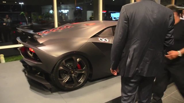 Звяра се оттегля: Lamborghini Sesto Elemento