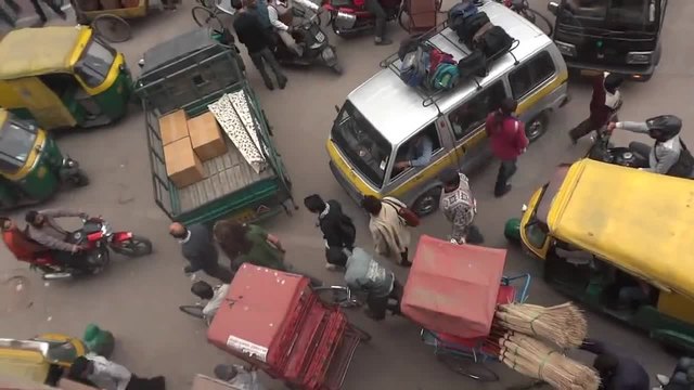 Луд претоварен трафик в Индия