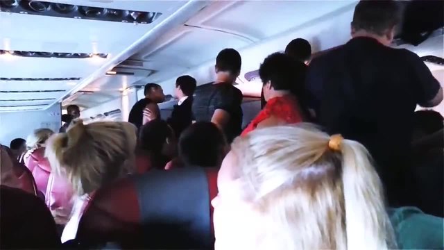 Руски туристи се напиха и сбиха в самолет, летящ на 10 000 метра височина
