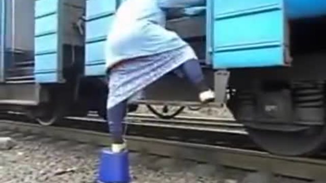Само в Русия е възможно така да се качиш на влака