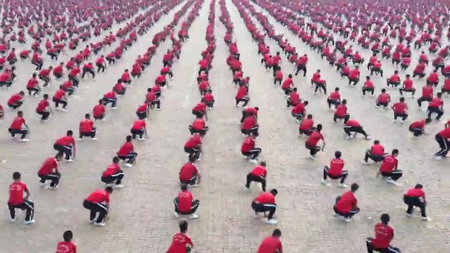 Страхотно видео! 18 000 човека танцуват в синхрон в Корея