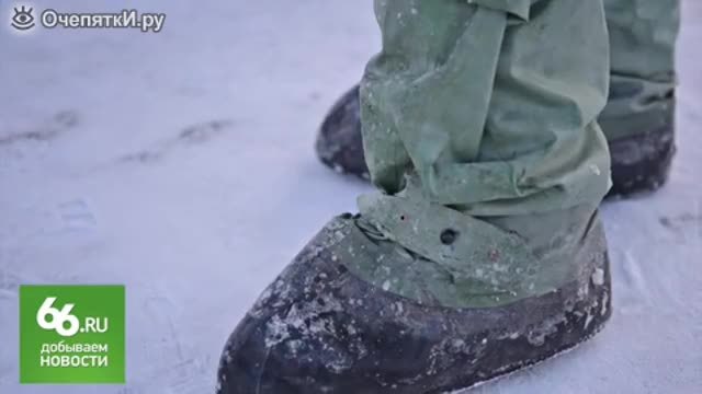 Ето как се приготвят блокчета от лед в Русия