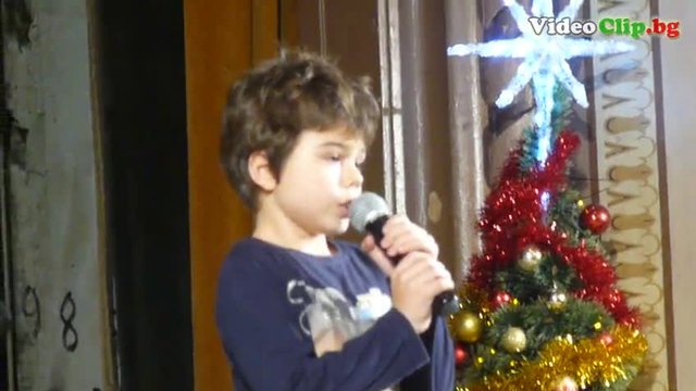 Коледен Концерт (15.12.2014) Пловдив Петър 7-год в подкрепа на деца сираци и деца с увреждания