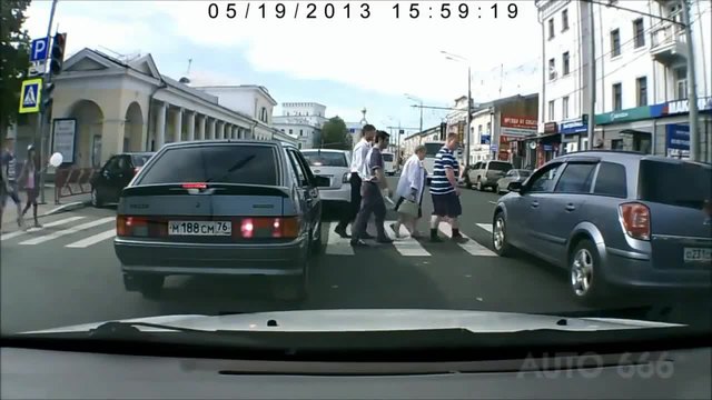 Шокиращо видео!Пешеходци срещу Шофьори -  Компилация
