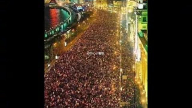Нова 2015 година в Шанхай на площад с 300 000 души - Разпръснати пари убиха десетки хора!! NewYears Shanghai