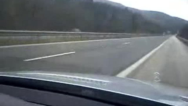 Жена кара в насрещното на магистрала Тракия с над 100 км/ч! (ВИДЕО)