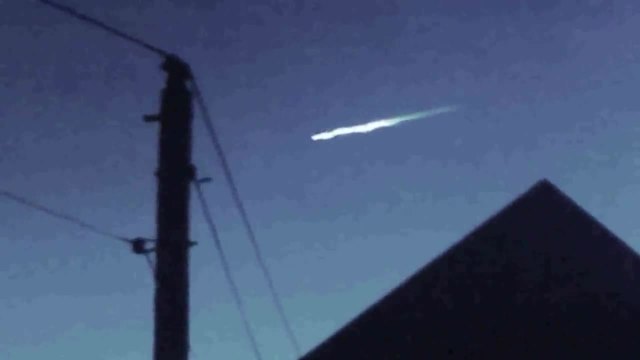 Падане На Метеорит В Калифорния И Твърдение За Заснето Нло