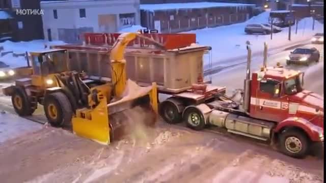 Как се почиства снега в Канада