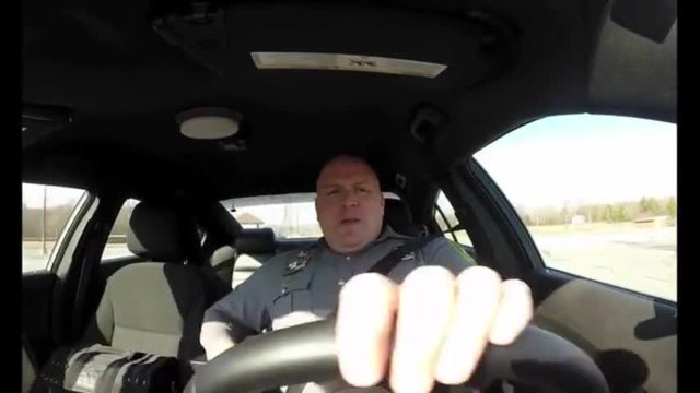 Видео с Американски полицай стана хит в интернет