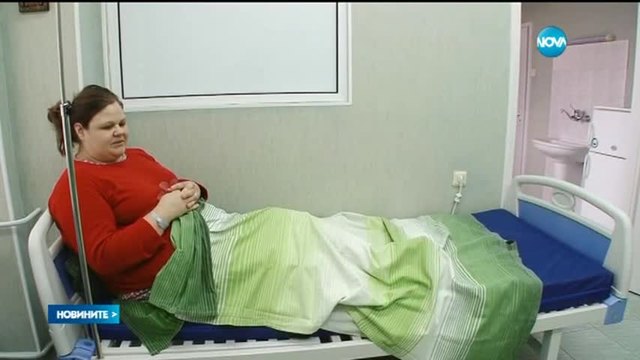Пловдивски лекари спасиха болна родилка и бебето й