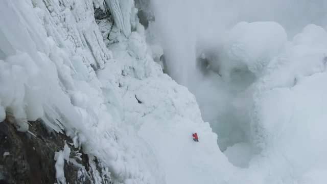 Ледено катерене край Ниагарския водопад - Will Gadd
