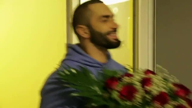 На кого подари цветя Лазар Ангелов на Свети Валентин