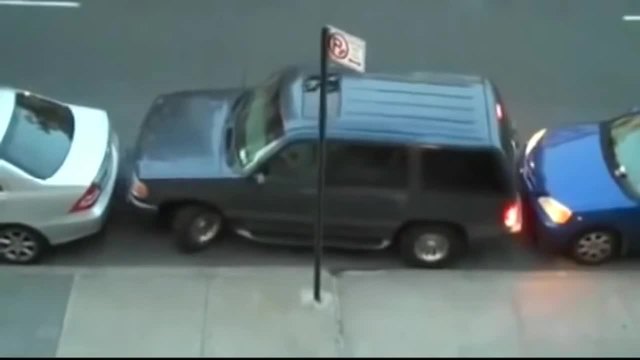 Как се излиза от паркинг, когато си блокиран от две коли !